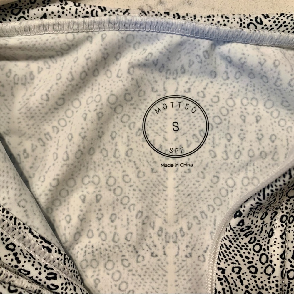 Mott50 Black & White Printed Swim Dress NWT - Small - Picture 3 of 8